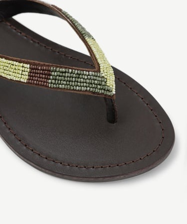  YARGICI Boncuk İşlemeli Parmak Arası Deri Terlik