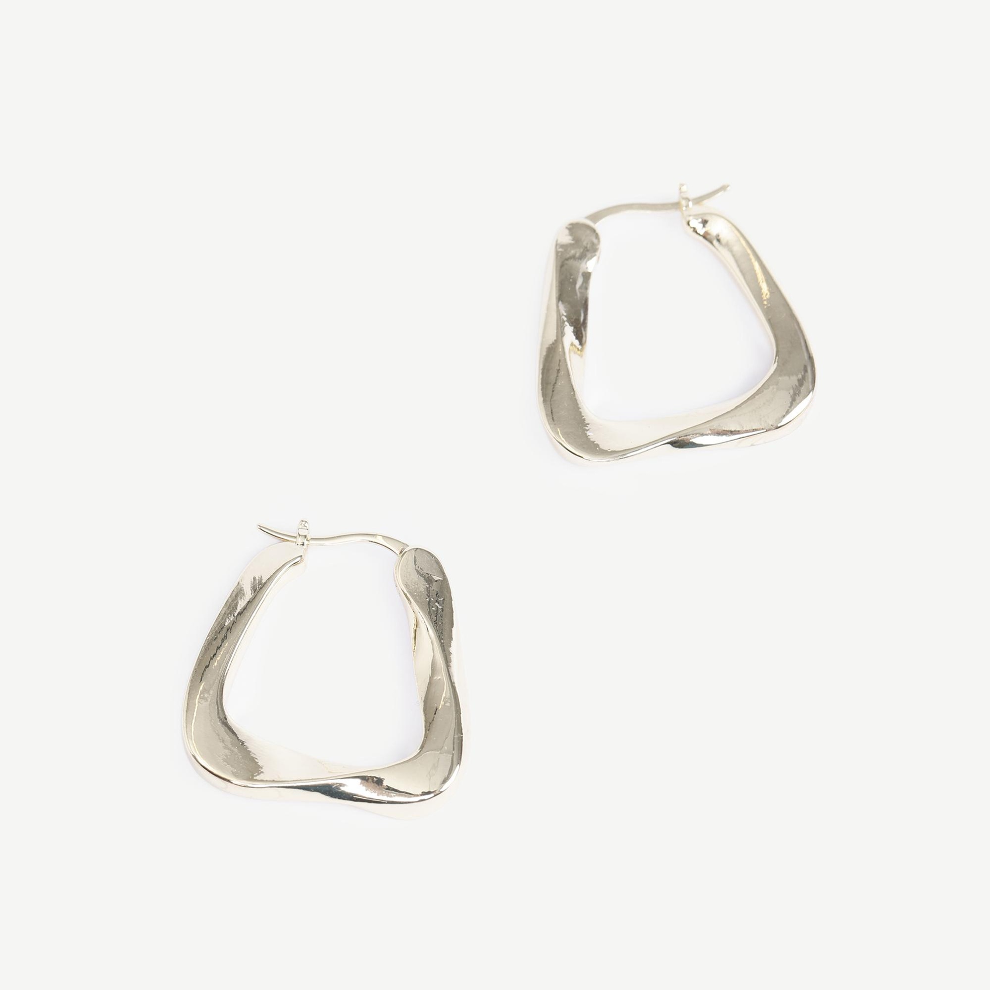 YARGICI Asimetrik Formlu Halka Küpe