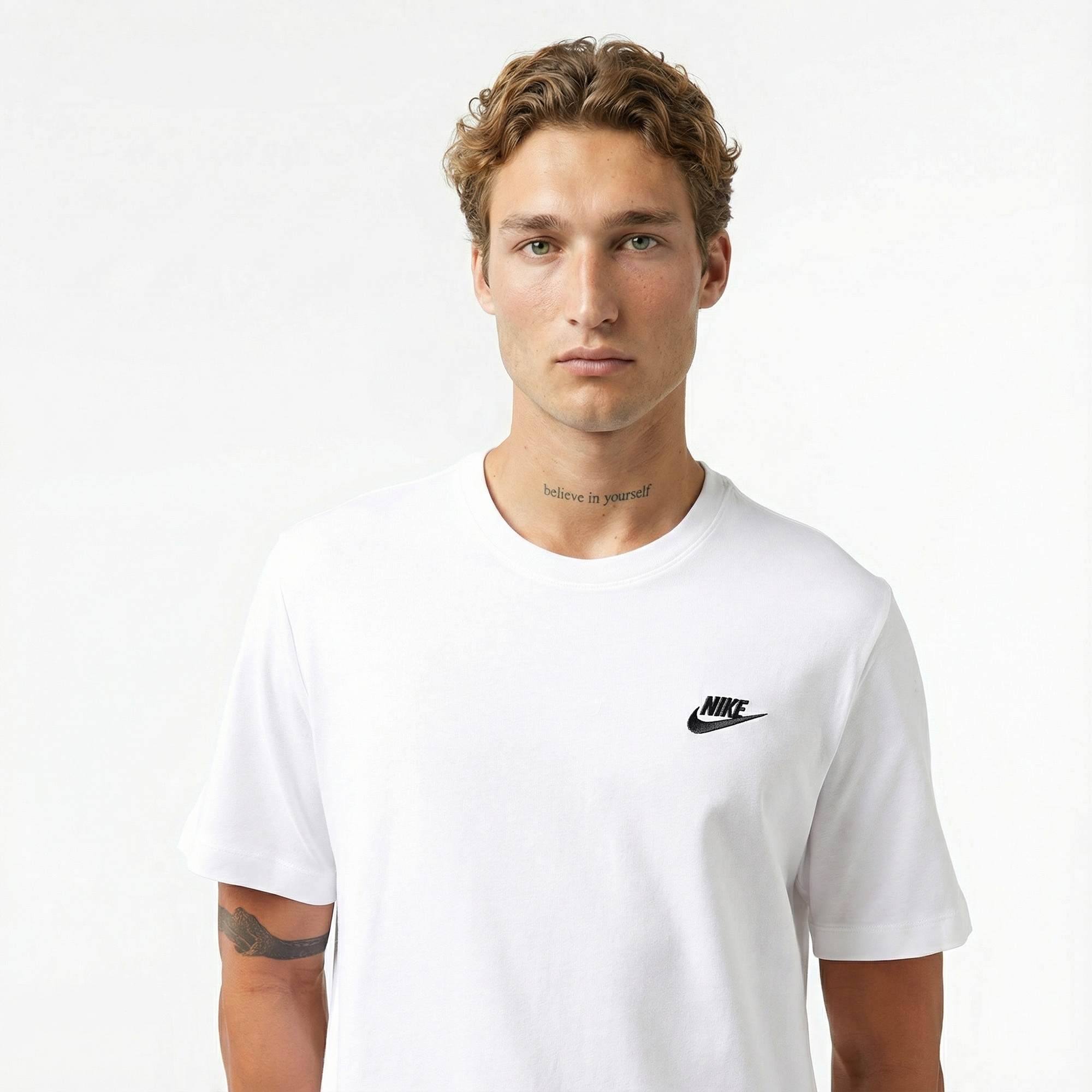 Nike Sportswear Club Erkek Beyaz T-Shirt