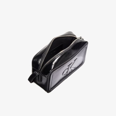  Calvin Klein Bold Metallic Camera Kadın Siyah Çapraz Çanta