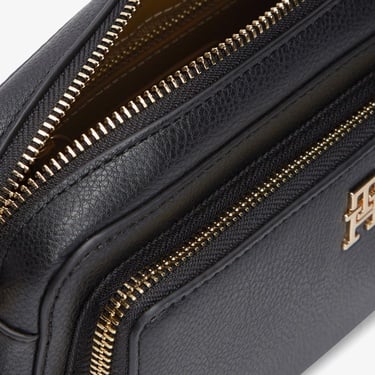  Tommy Hilfiger Icon Kadın Siyah Çapraz Çanta