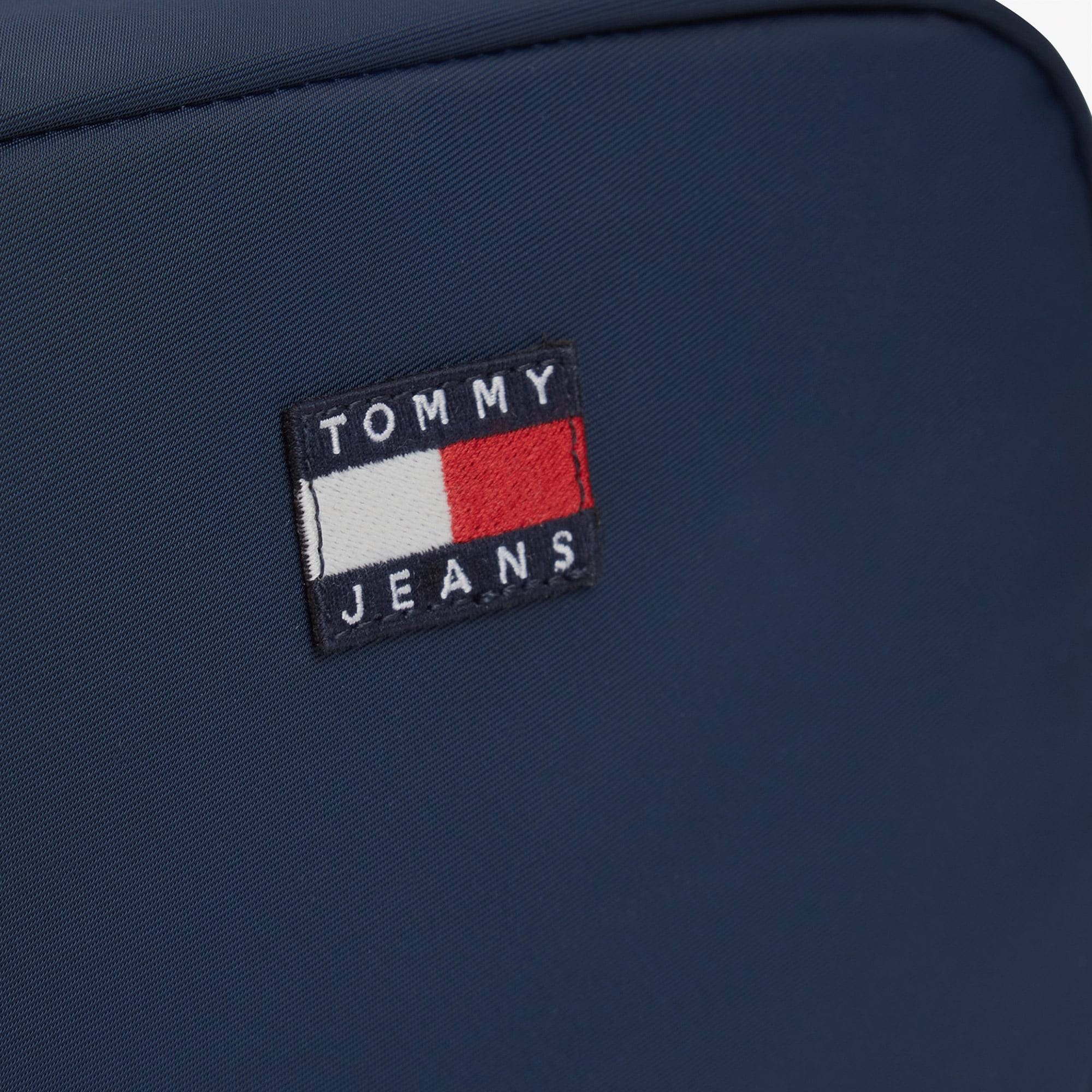Tommy Hilfiger Essential Daily Kadın Lacivert Çapraz Çanta