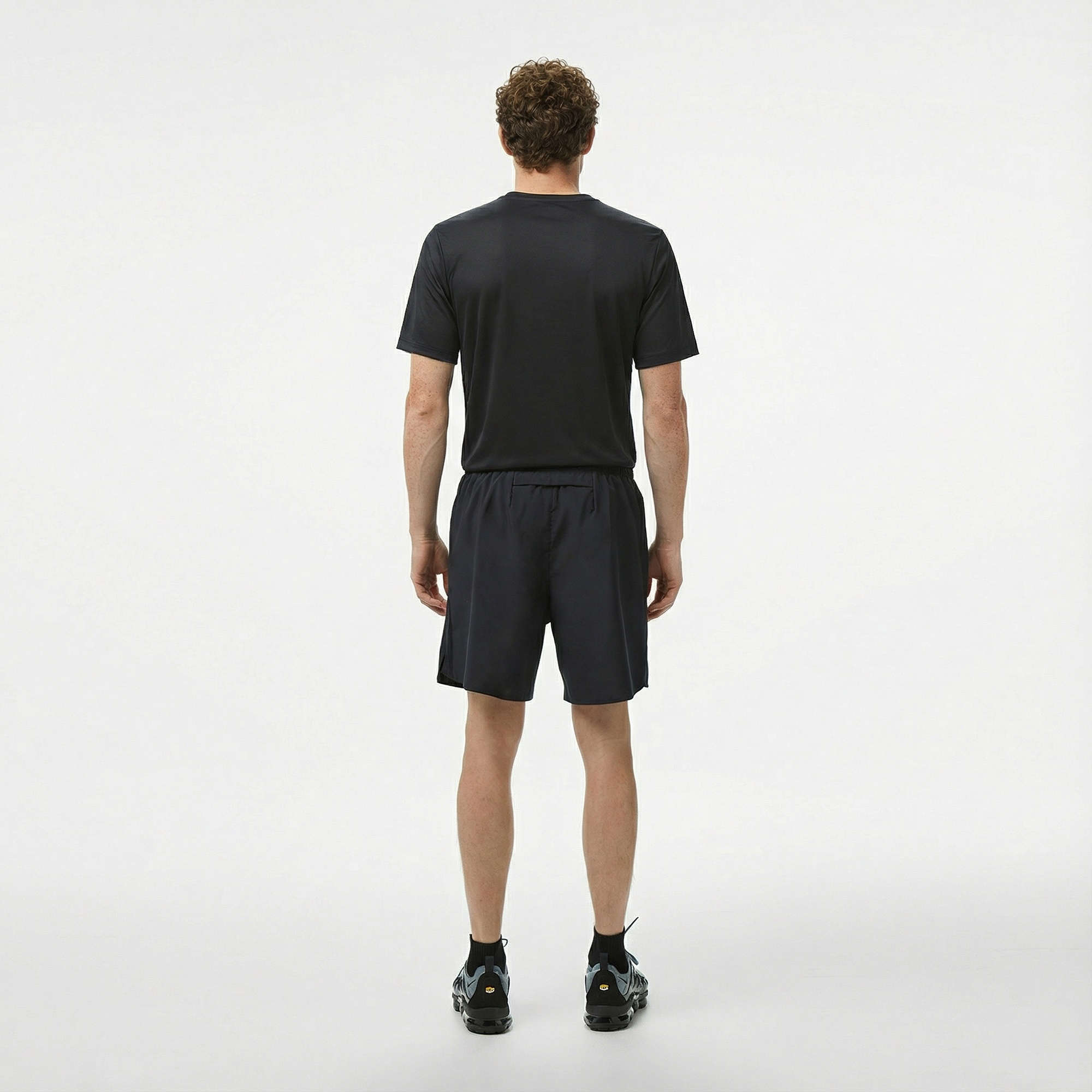 Nike Dri-Fit Challenger 18cm Erkek Siyah Şort