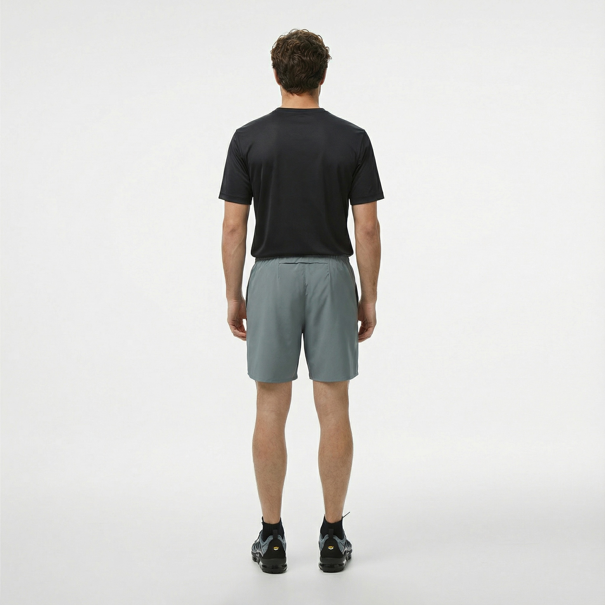 Nike Dri-Fit Challenger 18 cm Erkek Gri Şort