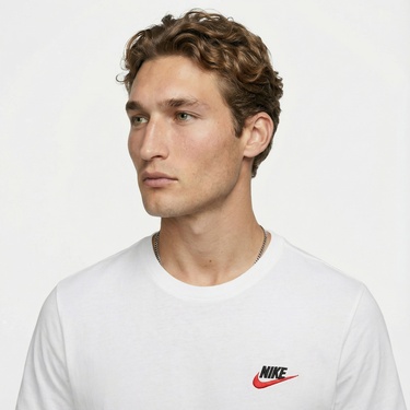  Nike Sportswear Club Erkek Beyaz T-Shirt