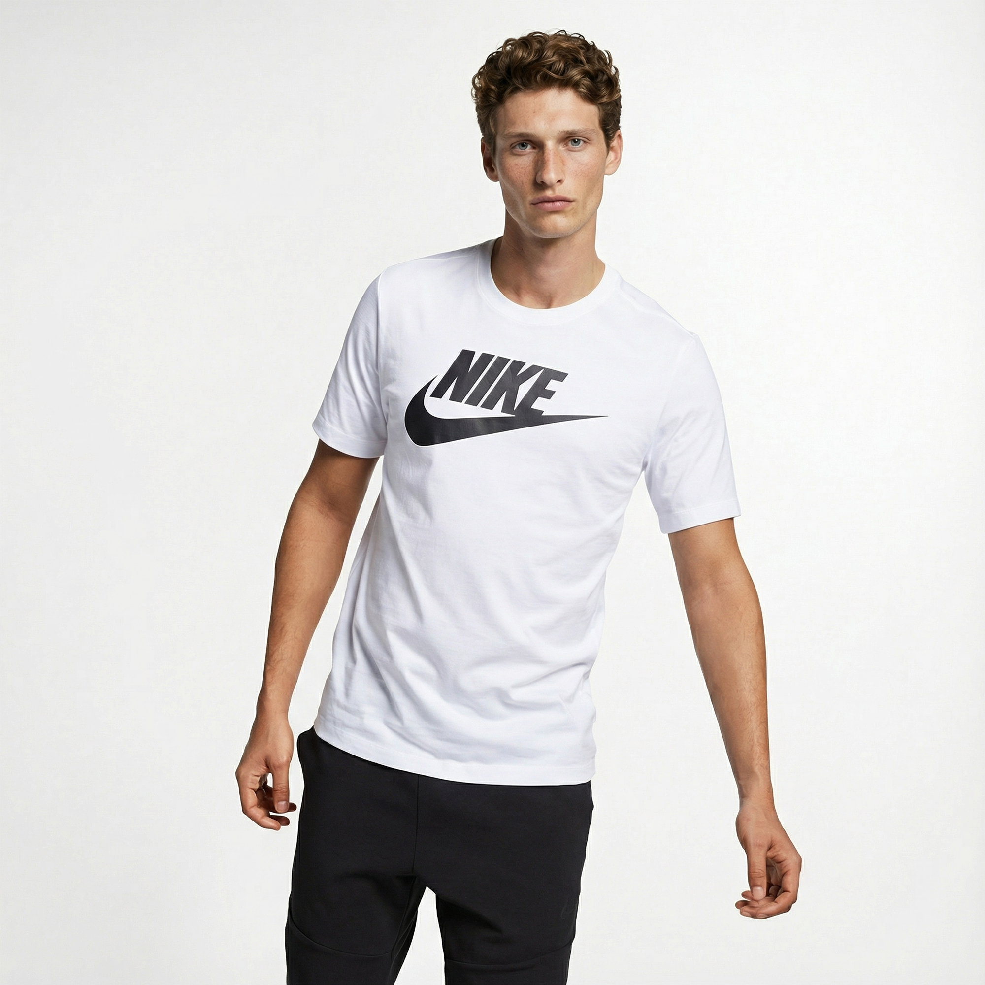  Nike Sportswear Icon Futura Erkek Beyaz T-Shirt