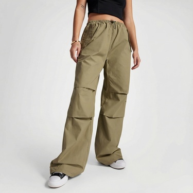  Converse Kadın Haki Paraşüt Pantolon