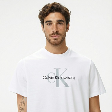  Calvin Klein Jeans Hero Monogram 20s Archıve Erkek Beyaz T-Shirt