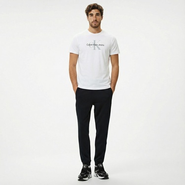  Calvin Klein Jeans Hero Monogram 20s Archıve Erkek Beyaz T-Shirt