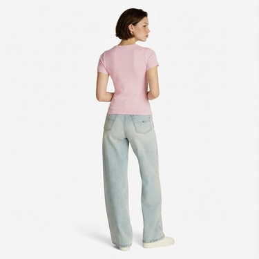  Tommy Jeans Slim Badge Rib Kadın Pembe T-Shirt