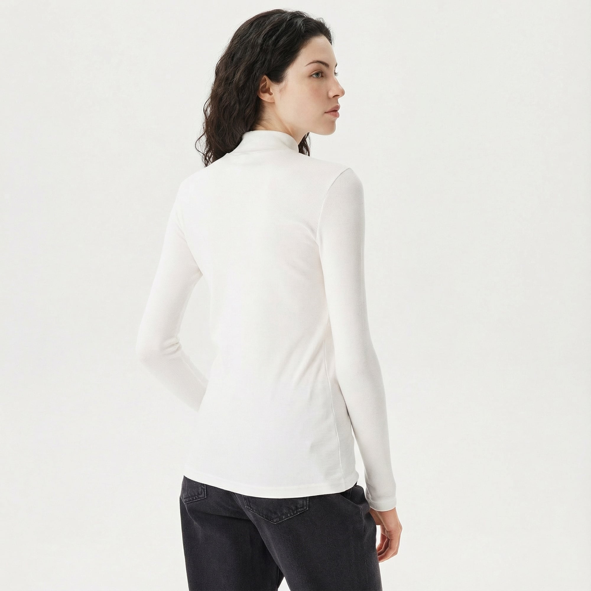 Lacoste Kadın Slim Fit Uzun Kollu Bisiklet Yaka Beyaz T-Shirt