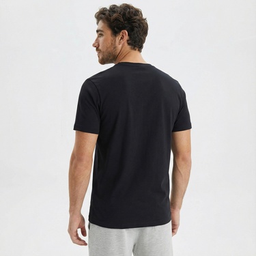  Nautica Erkek Siyah Standart Fit T-Shirt