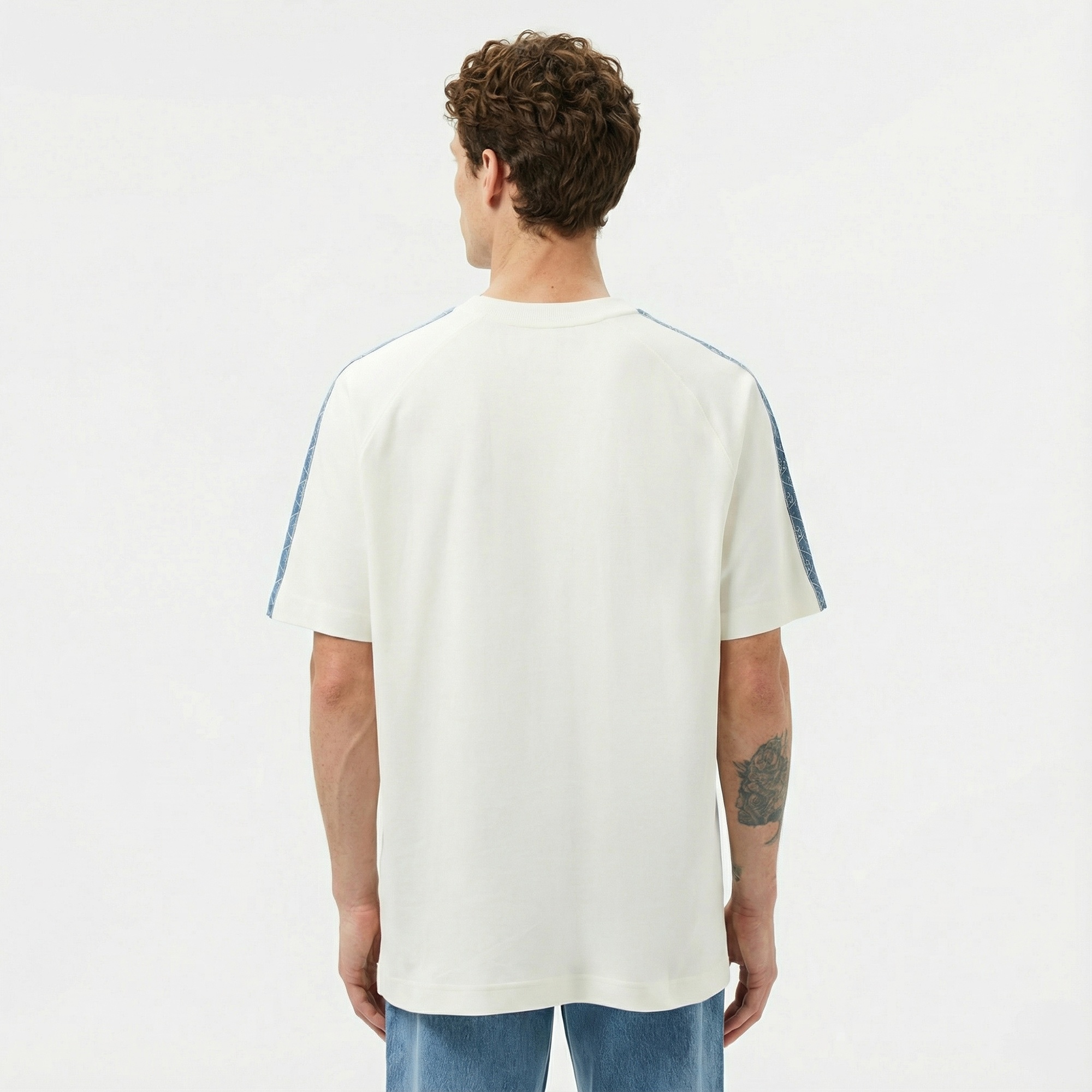 Lacoste Erkek Oversize Fit Bisiklet Yaka Baskılı Beyaz T-Shirt