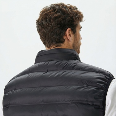  Lacoste Erkek Slim Fit Kapüşonlu Siyah Yelek