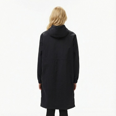  Lacoste Kadın Kapüşonlu Siyah Yağmurluk