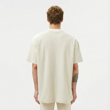  Lacoste Erkek Oversize Fit Bisiklet Yaka Krem T-Shirt