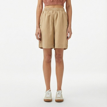  Lacoste Kadın Regular Fit Bej Bermuda Şort