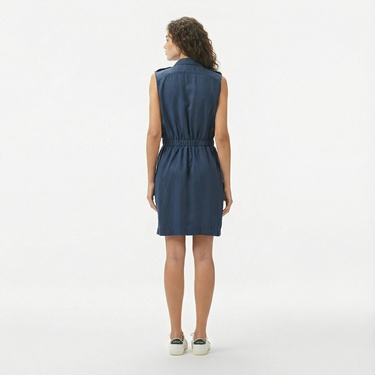  Lacoste Kadın Classic Fit Kolsuz Lacivert Elbise