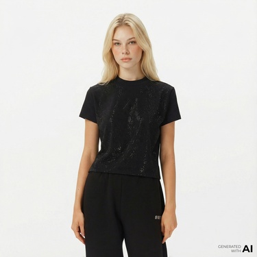  Guess Mock Slim Fit Kadın Siyah T-Shirt