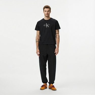  Calvin Klein Hero Monologo Erkek Siyah T-Shirt