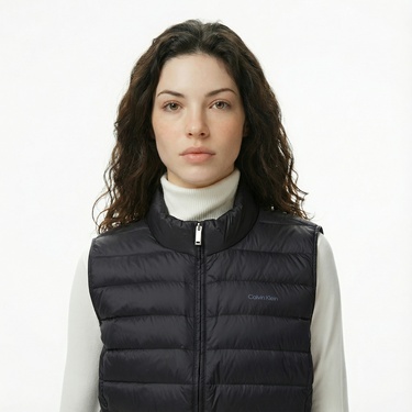  Calvin Klein Ultra Lightweight Down Puffer Kadın Siyah Yelek