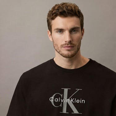  Calvin Klein Hero Monologo Erkek Siyah T-Shirt