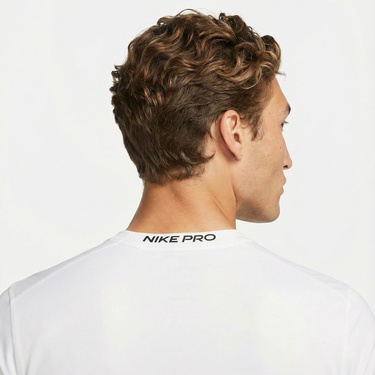 Nike Pro Dri-Fit Erkek Beyaz Kolsuz T-Shirt
