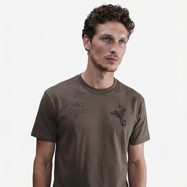  Nike Sportswear M90 Wings Victory Erkek Kahverengi T-Shirt