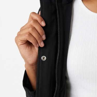  Lacoste Kadın Kapüşonlu Siyah Mont