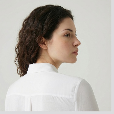  Lacoste Kadın Regular Fit Yarım Kol Beyaz Gömlek