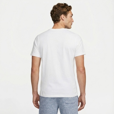  Nike Sportswear Club Erkek Beyaz T-Shirt