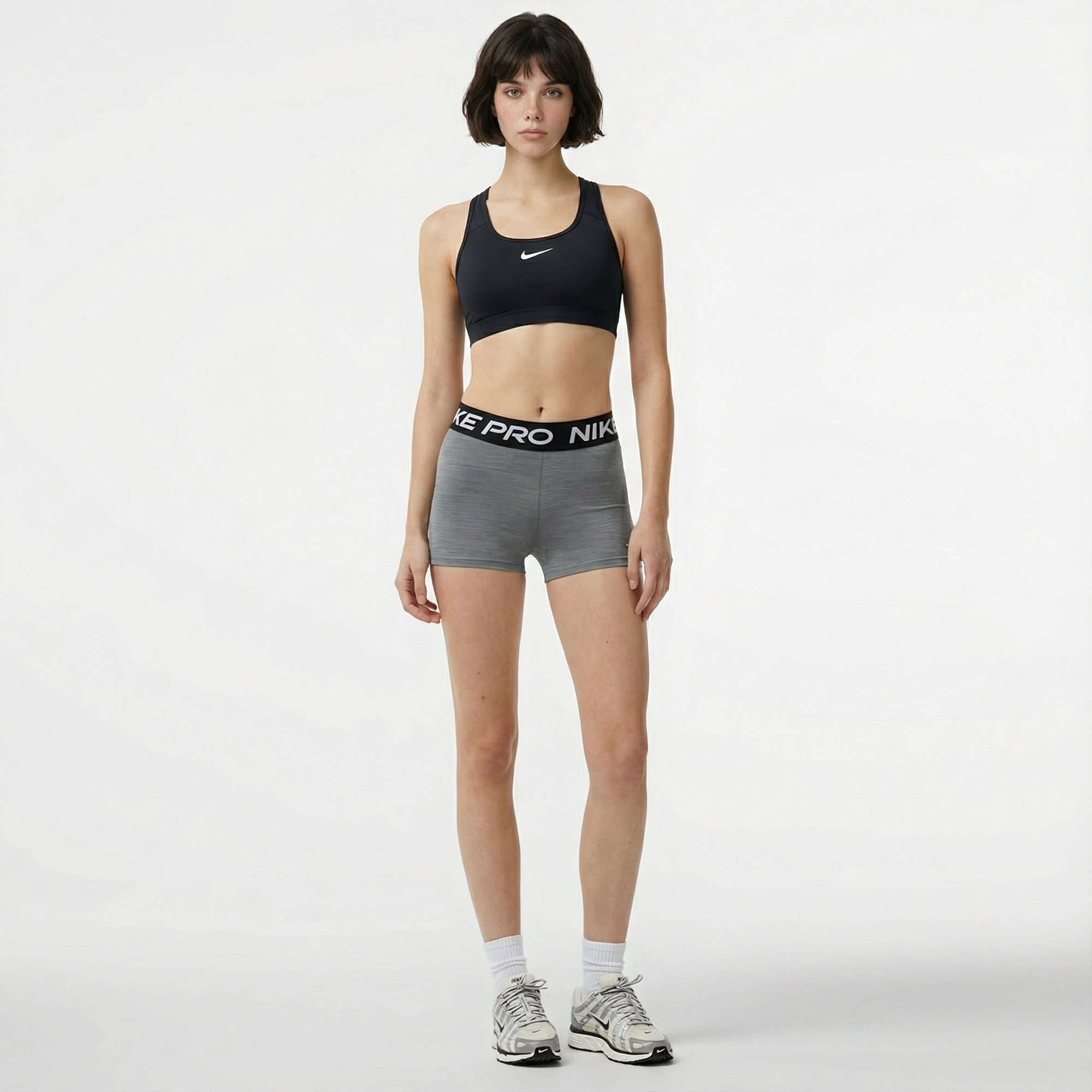 Nike Swoosh Med Sport Kadın Siyah Bra