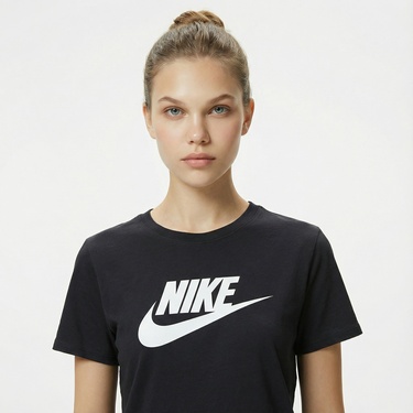  Nike Sportswear Essential Icon Futuraa Kadın Siyah T-Shirt
