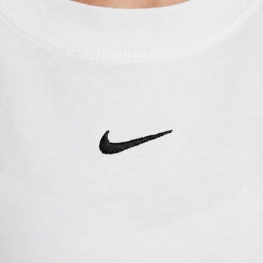  Nike Sportswear Essential Kadın Beyaz T-Shirt