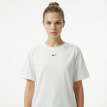  Nike Sportswear Essential Kadın Beyaz T-Shirt