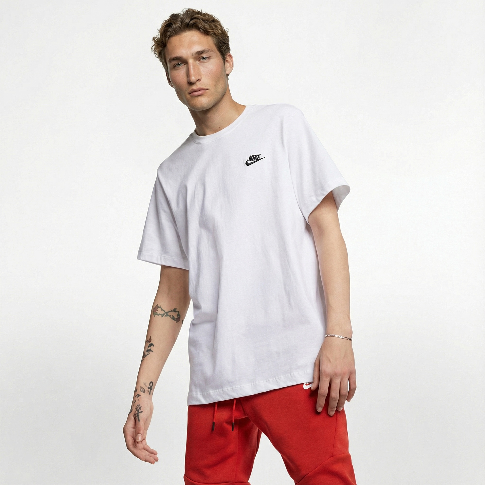 Nike Sportswear Club Erkek Beyaz T-Shirt
