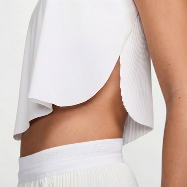  Nike AeroSwift Dri-Fit Adventure Kadın Beyaz Crop T-Shirt