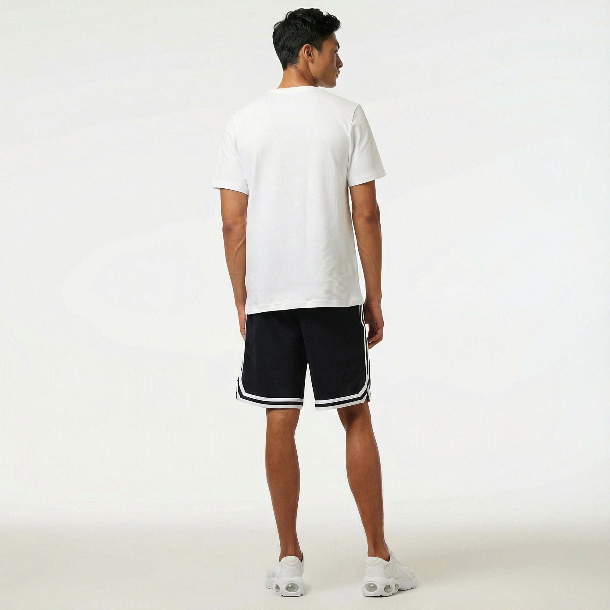 Nike Dri-Fit DNA 24 cm Erkek Siyah Şort