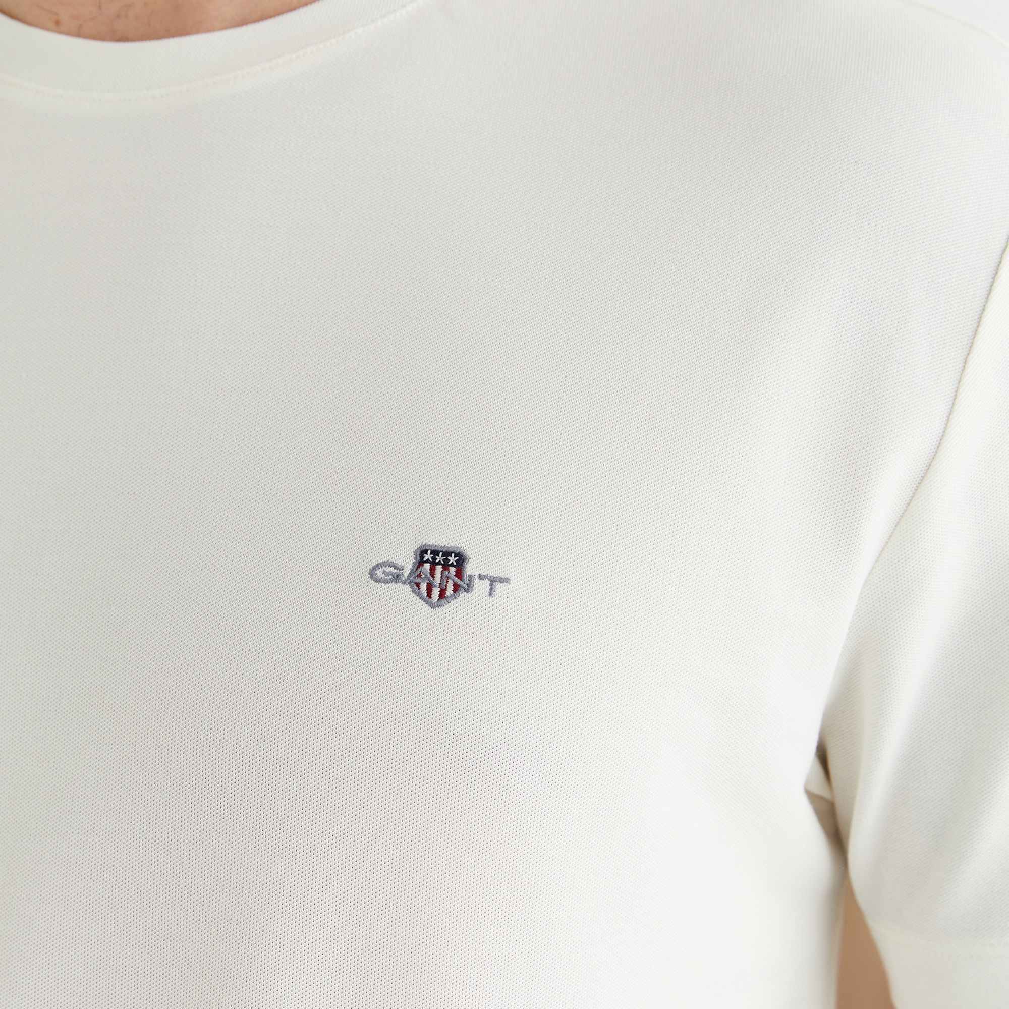 GANT Erkek Beyaz Bisiklet Yaka Regular Fit Logolu T-Shirt