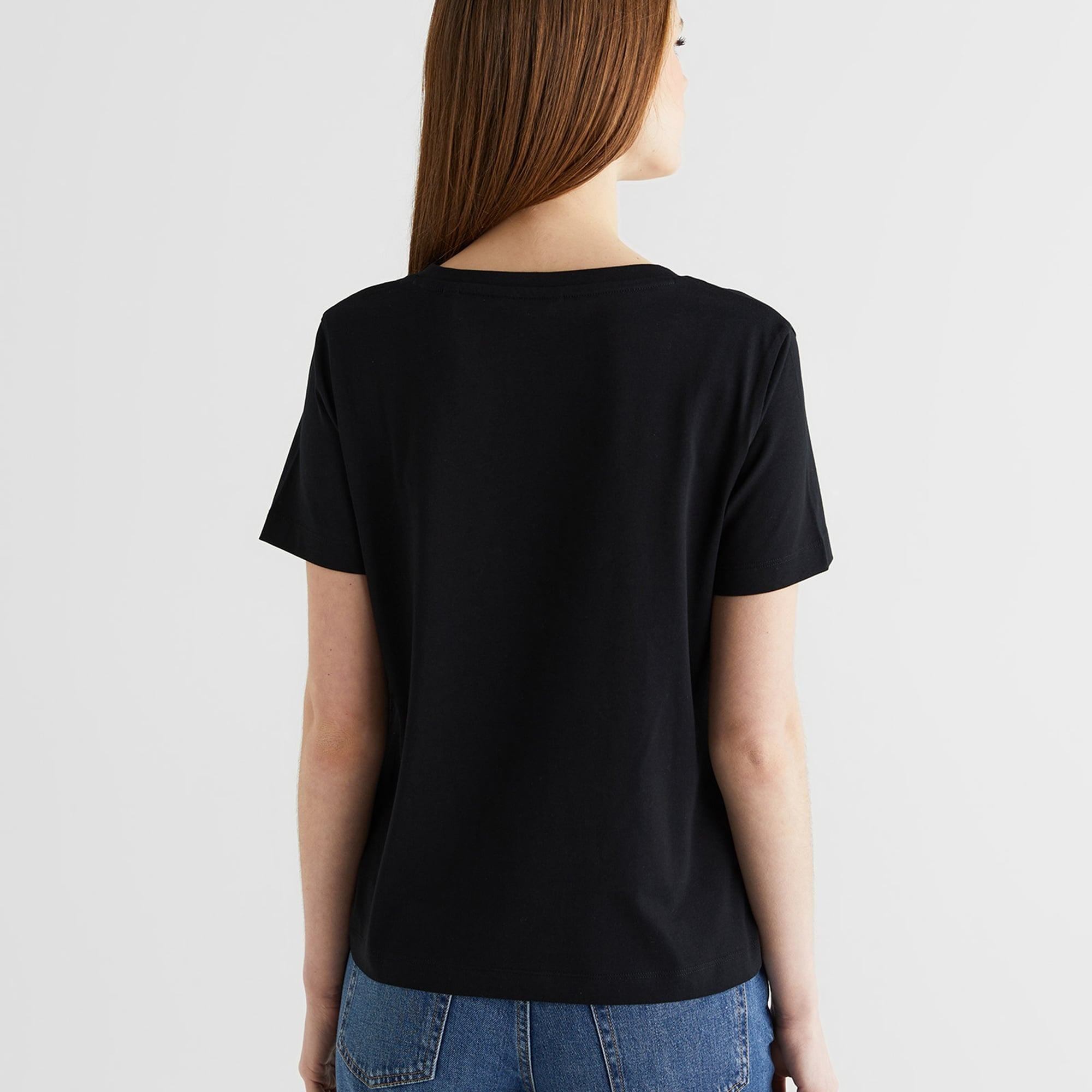 GANT Kadın Siyah V Yaka Regular Fit Logolu T-Shirt