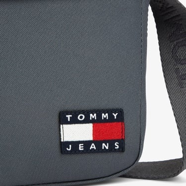  Tommy Hilfiger Essential Daily Erkek Gri Çapraz Çanta