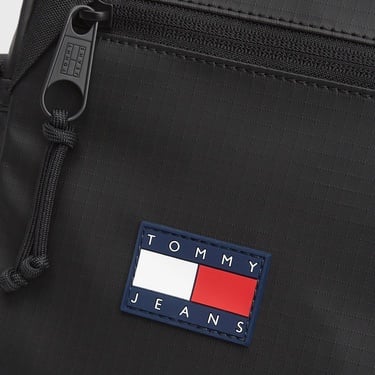  Tommy Hilfiger Daily Tech Erkek Siyah Çapraz Çanta
