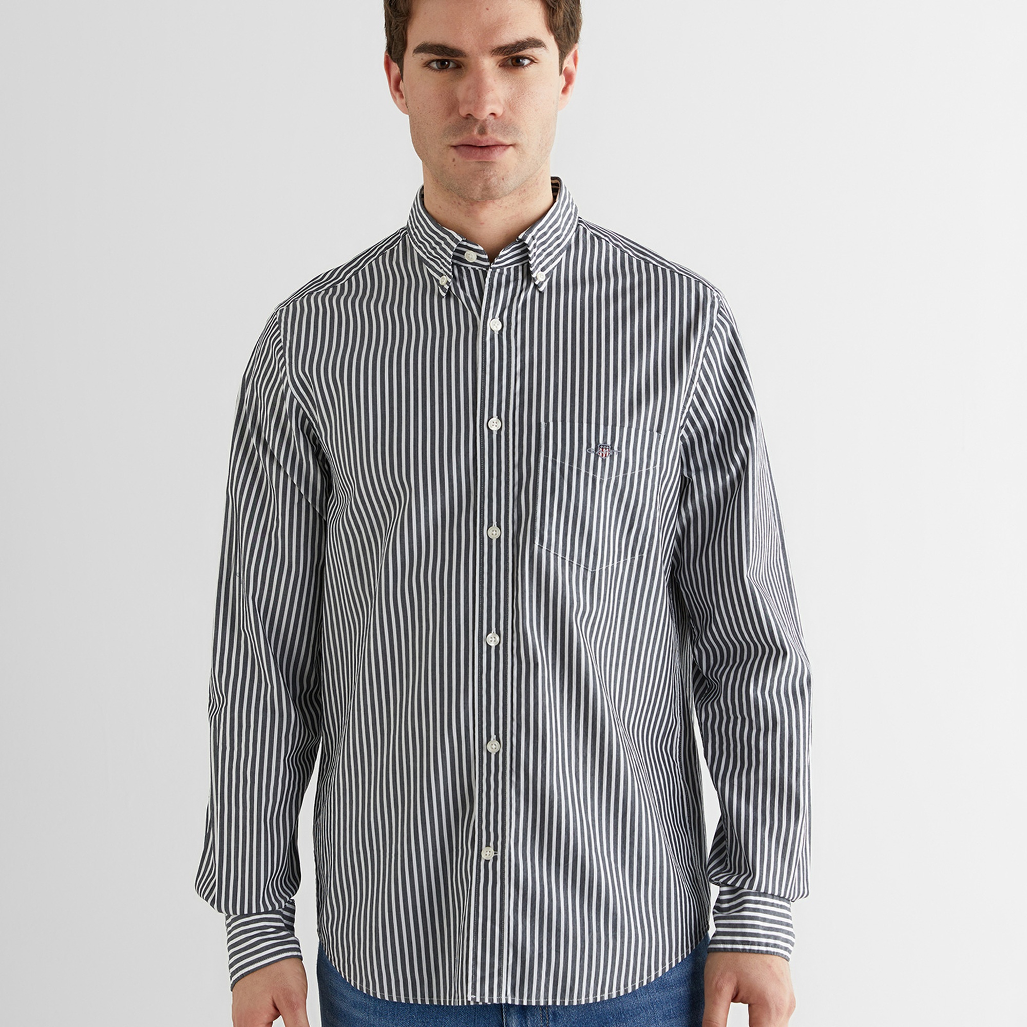 GANT Erkek Siyah Regular Fit Düğmeli Yaka Çizgili Poplin Gömlek