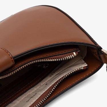  Guess Carrie Kadın Kahverengi Omuz Çantası