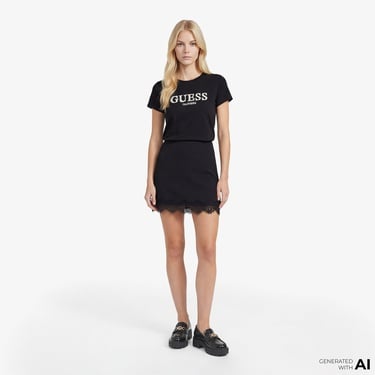  Guess Giuditta Aktif Regular Fit Kadın Siyah T-Shirt