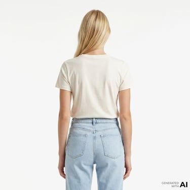  Guess Briana Aktif Regular Fit Kadın Bej T-Shirt