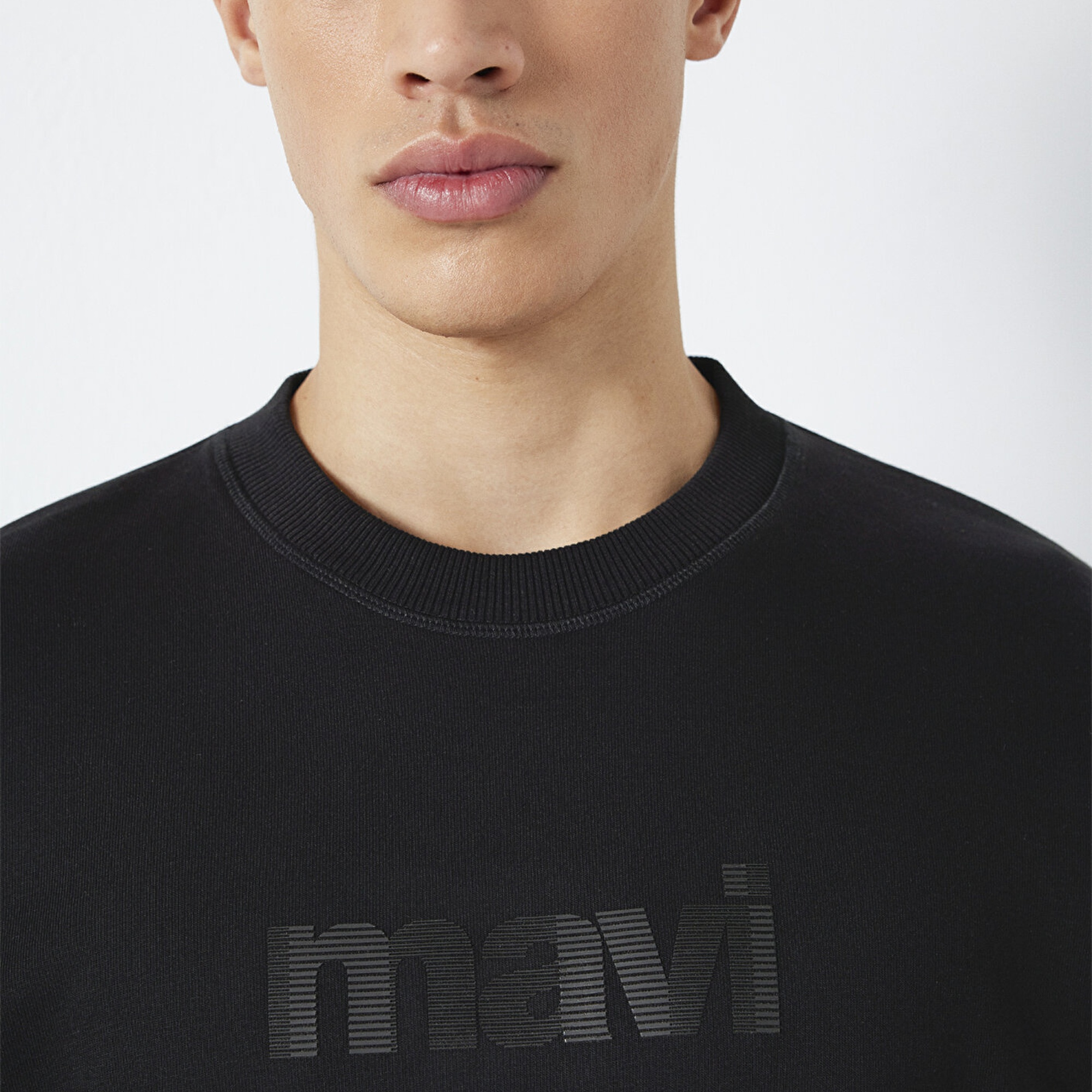 Mavi Bisiklet Yaka Siyah Sweatshirt 0S10551-900