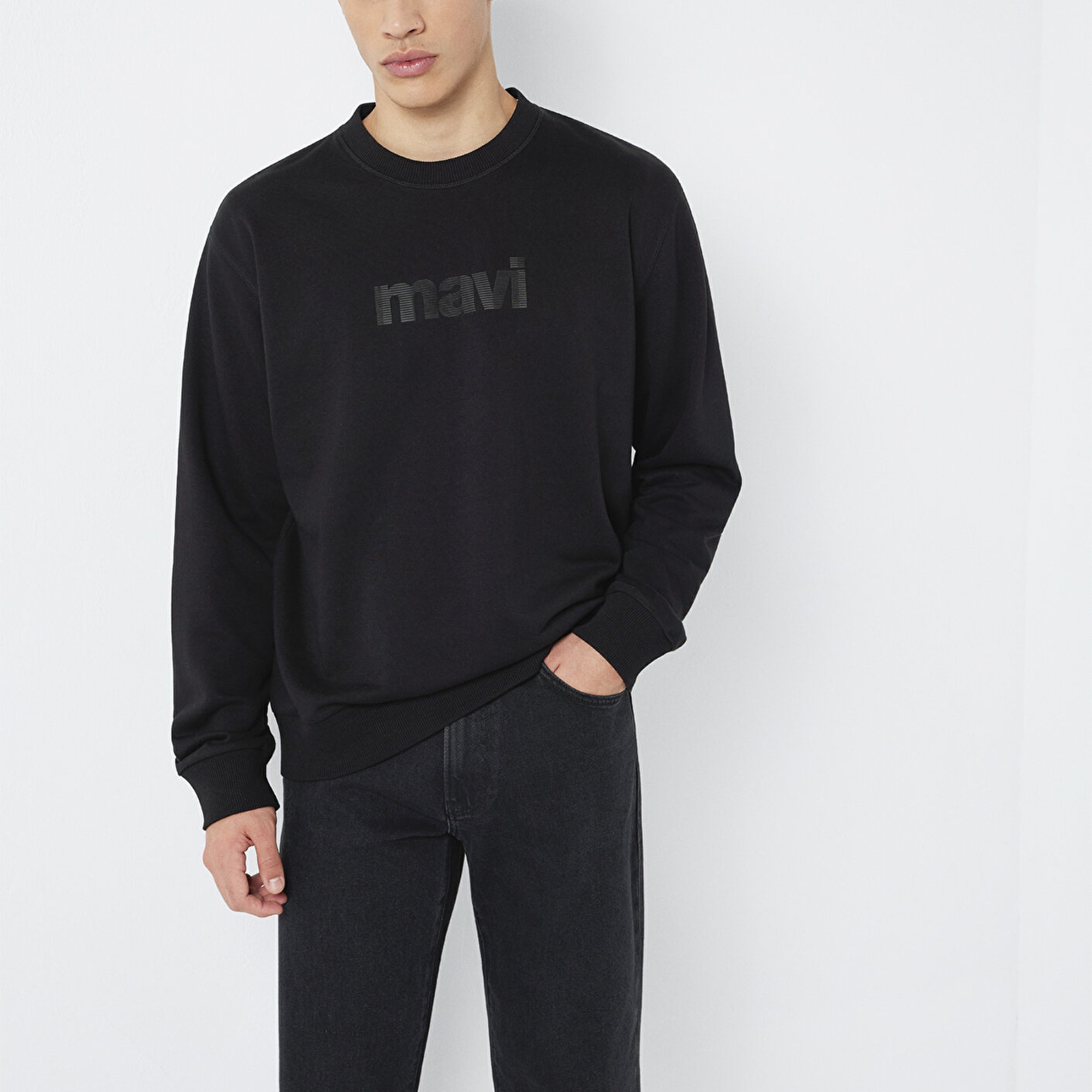 Mavi Bisiklet Yaka Siyah Sweatshirt 0S10551-900