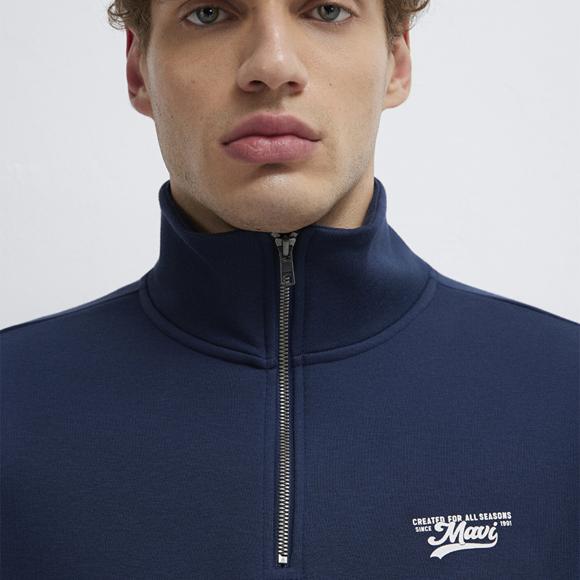 Mavi Yarı Fermuarlı Lacivert Sweatshirt 0S10465-70497