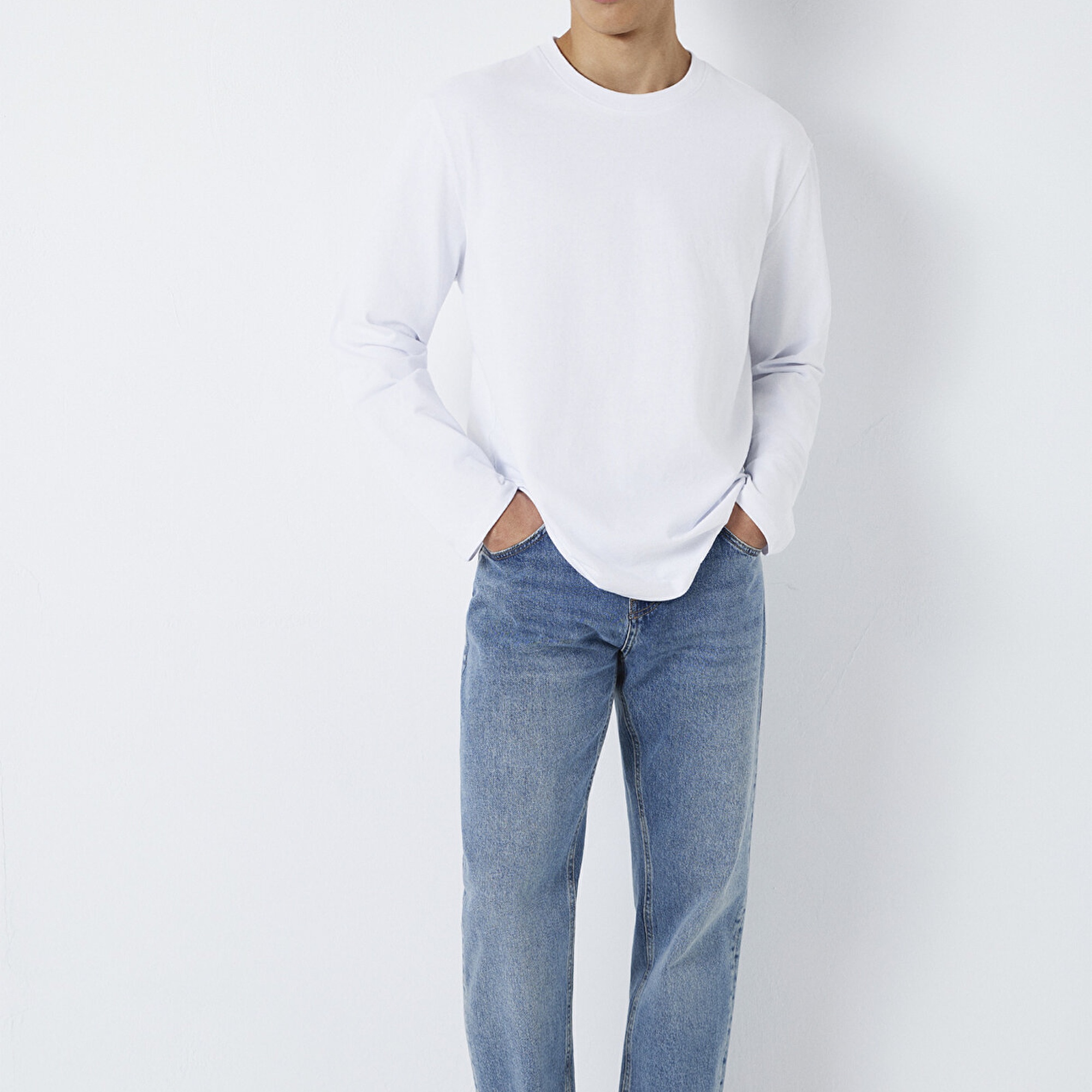 Mavi Uzun Kollu Beyaz Basic Tişört Loose Fit / Bol Rahat Kesim 0613170-620